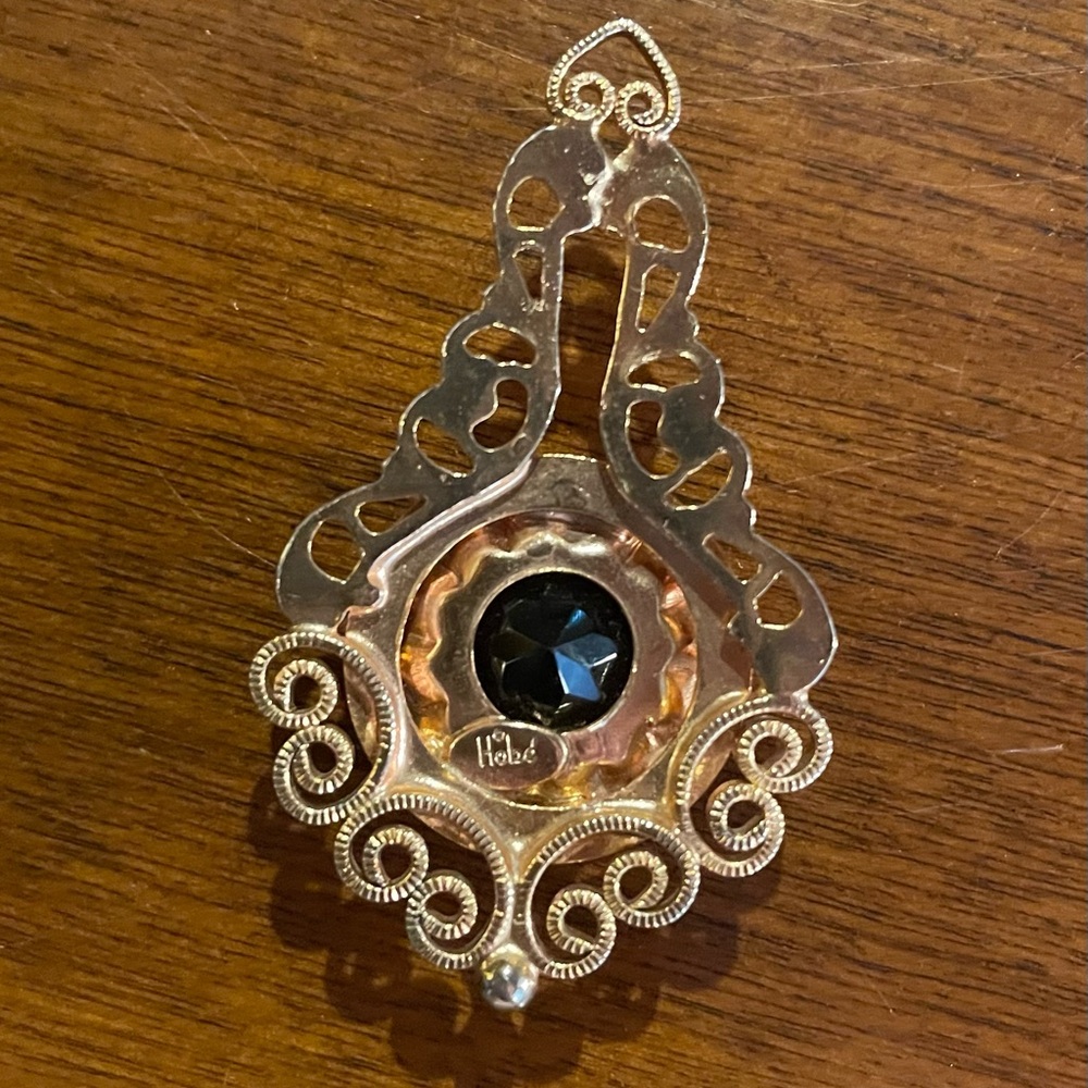 Hobe Pendant - Picture 9 of 14